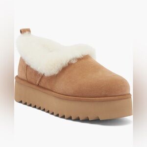 UGG Nita Platform Slipper ShoeChestnut Shearling Lined Size 10 Cozy slip on
